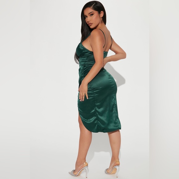 Satin Green Sleeveless Dress with Split - Picture 3 of 10